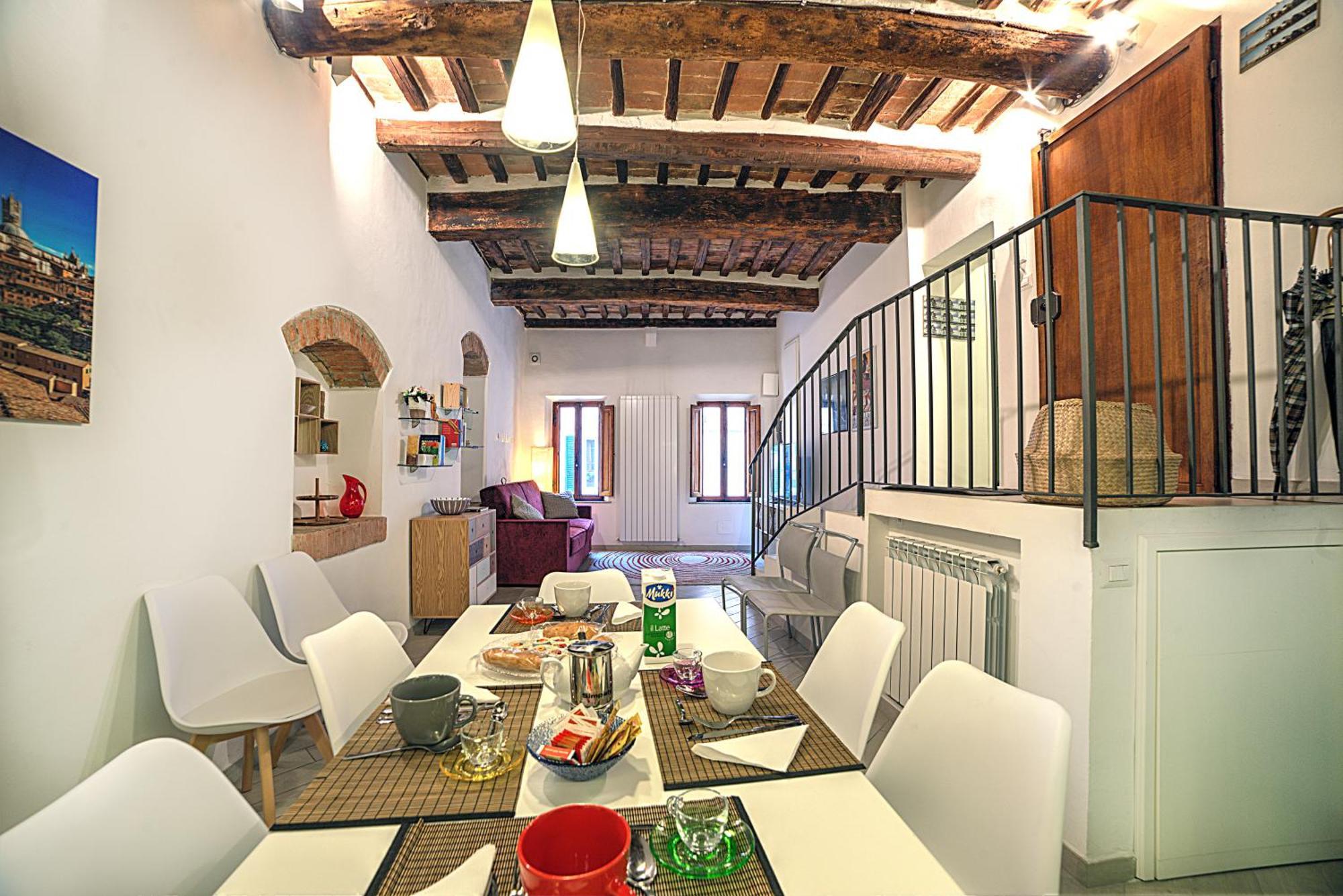 Cozy Apartment In The Heart Of Siena Bagian luar foto