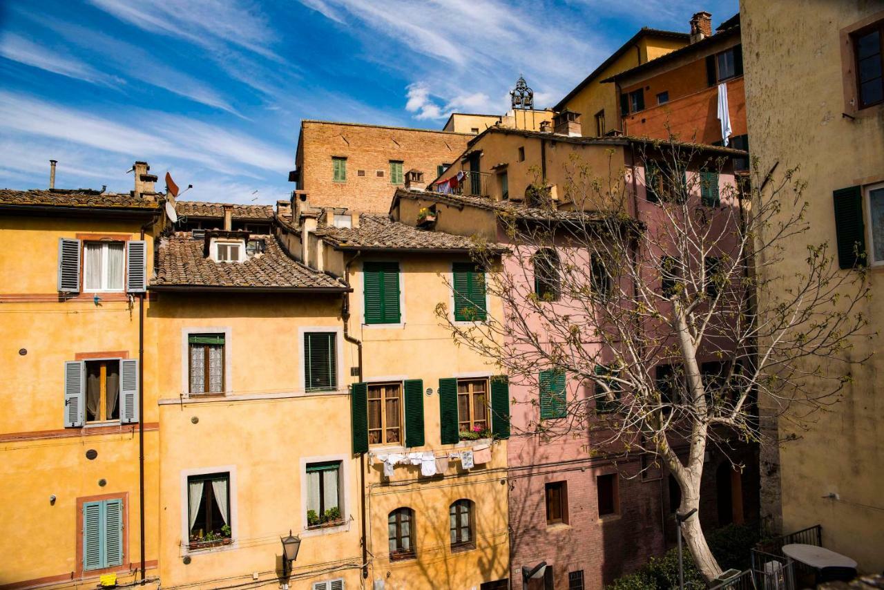 Cozy Apartment In The Heart Of Siena Bagian luar foto