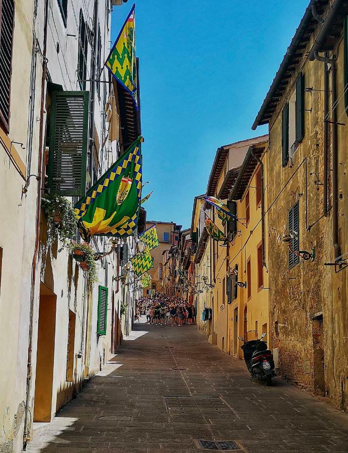 Cozy Apartment In The Heart Of Siena Bagian luar foto